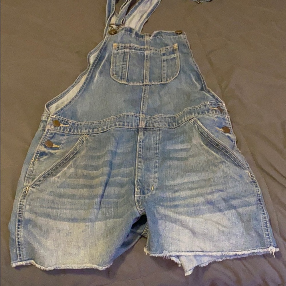Short overalls